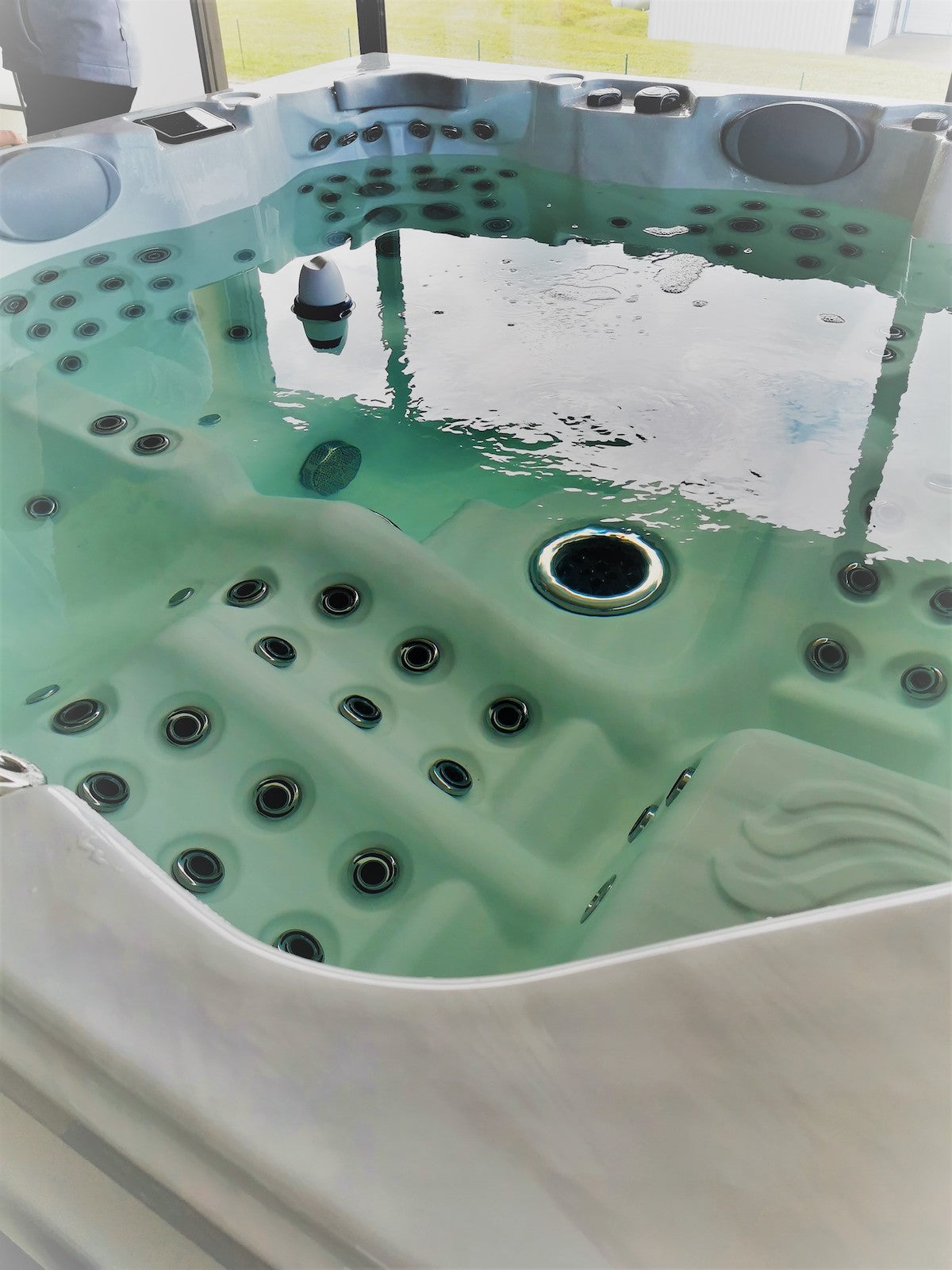 Klares und sauberes Whirlpool Wasser durch PureFlow Wechselfilter.